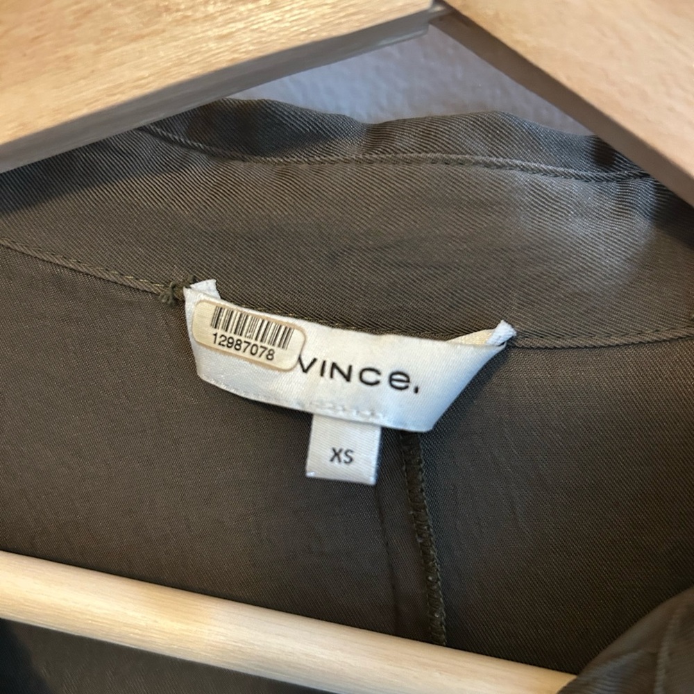 Vince button-up - Picture 4 of 5